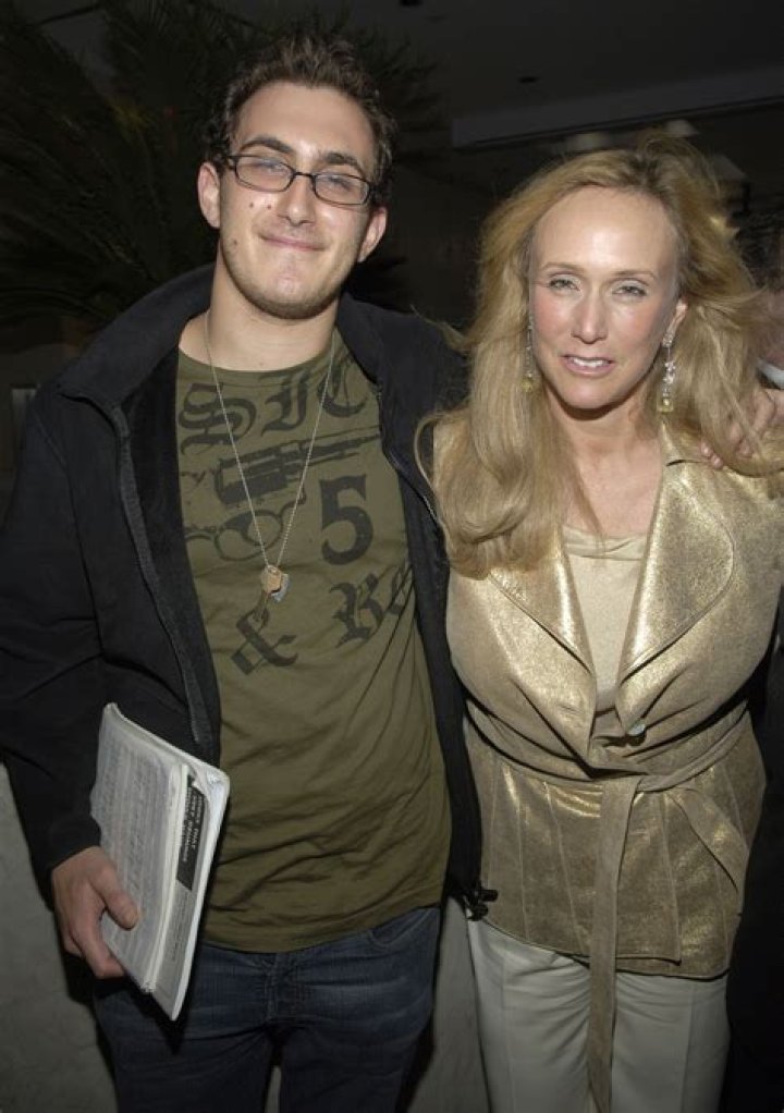 
DETAILS: Who Was Patty Raynes? Age, Wiki, Bio, Son, Salary, Husband & More! 